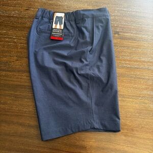 Banana Republic Men's Comfort Flat Front short - size 34